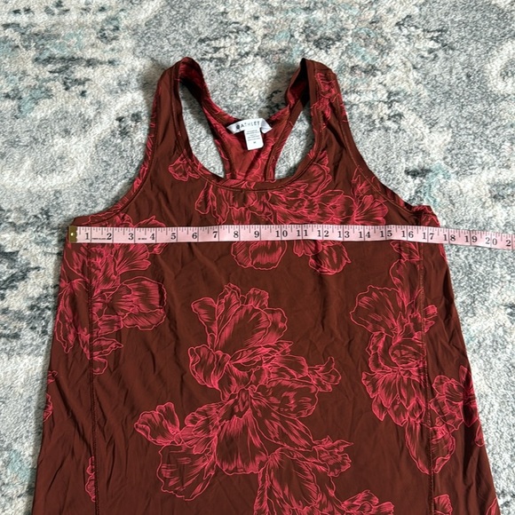 Athleta Ultimate Scoop Tank - Picture 3 of 7